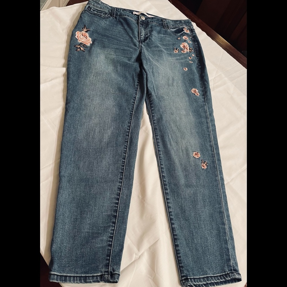 Tinseltown Embroidered Jeans